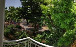A garden outside Aelia Apartment 2 Ioannina