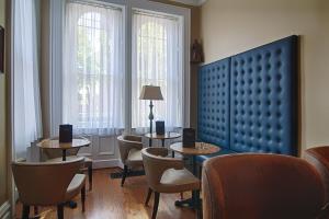 Χώρος καθιστικού στο The Priory Hotel