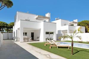 Bazén v ubytování Villa Santa Clara 21c nebo v jeho okolí