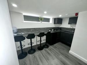 Kuchyň nebo kuchyňský kout v ubytování new osborne luxury Hottub and jacuzzi suites + 34 fotografií