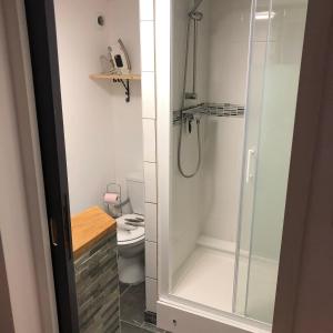 Phòng tắm tại ORC Adventure - Les Monts du Lyonnais