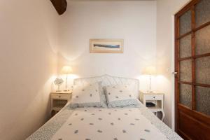 Gallery image of A8 - 2 BDR Duplex Remparts Heart of Old Antibes in Antibes