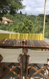 Balkón nebo terasa v ubytování Family maisonette 3min walk to the beach
