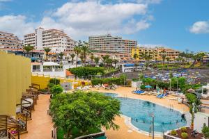The swimming pool at or close to Neptuno 2A017