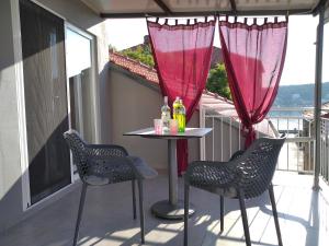 Fotografie z fotogalerie ubytování Apartments LukaS v destinaci Tisno