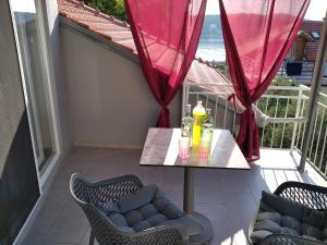 Fotografie z fotogalerie ubytování Apartments LukaS v destinaci Tisno