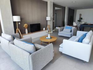 Fotografia z galérie ubytovania 14 Modern apt with terrace & sea view, gym, jacuzzi spa Duquesa, Manilva v destinácii Castillo de Sabinillas