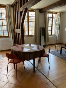 Posezení v ubytování L’Hôtel Particulier de Lisieux