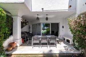 Fotografie z fotogalerie ubytování Stunning 4-Bedroom Townhouse with Breathtaking Views in Marbella v destinaci Marbella + 37 fotografií