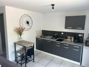 Φωτογραφία από το άλμπουμ του Maisonnette 32m2 climatisé avec jacuzzi au calme. σε Trans-en-Provence +28 φωτογραφίες