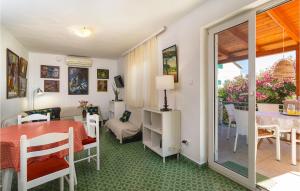 Fotografia z galérie ubytovania Holiday Home Jelsa Vitarnja v destinácii Jelsa