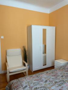 Postel nebo postele na pokoji v ubytování Habitaciónes Privadas en Hendaye "Daniela", à 5 minutes de la gare d'Hendaye et Euskotren, Wi-Fi