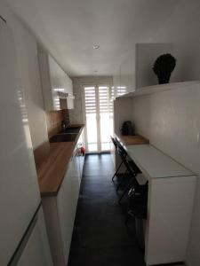 3 Pieces proche mer et aeroport