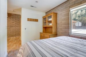 Mynd úr myndasafni af Clear Lake Getaway with Pool Access, Near Beaches! í Clearlake Oaks