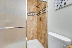 Mynd úr myndasafni af Clear Lake Getaway with Pool Access, Near Beaches! í Clearlake Oaks