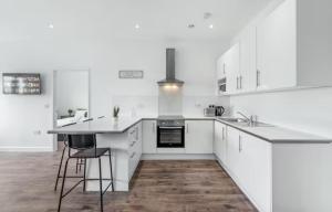 A cozinha ou kitchenette de Prime Location 2BR flat 15 Min London Bridge DP292
