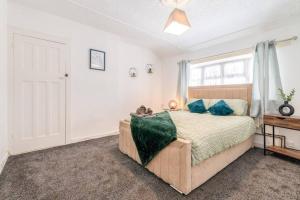 Galeriebild der Unterkunft 3-Bed House Near Lakeside Mall, Onsite Parking in Grays Thurrock