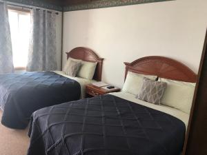 Galeriebild der Unterkunft EdgeOfTheWoodsMotel in New Lisbon + 14 Fotos