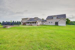 Κήπος έξω από το Spacious Lowville Retreat on 4 Private Acres!