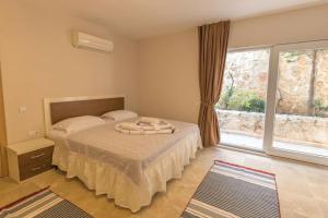 Galeriebild der Unterkunft 6 bedroom big villa for rent in kalkan in Kaş