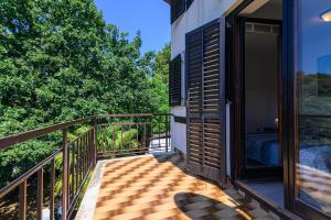 Balkon lub taras w obiekcie Apartments by the sea Banjole, Pula - 3002