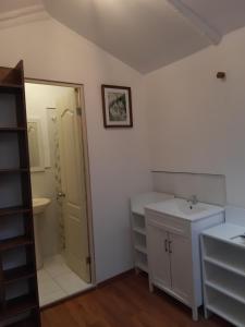 Bilik mandi di Casa Turística Las Tunas - Habitación: Apu Marcahuiri +9 gambar