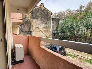 Balkón alebo terasa v ubytovaní Appartement Climatisé avec Cabine et Parking Privé, à Deux Pas de la Plage, WiFi Inclus - FR-1-715-7