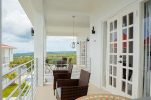 Balkón nebo terasa v ubytování Lavender Moon Villas