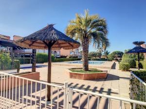 Fotografia z galérie ubytovania Studio Rénové avec Piscine, Terrasse et Parking privé - Proche Plage à Palavas - FR-1-715-64 v destinácii Palavas-les-Flots