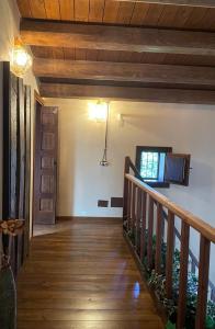 TV a/nebo společenská místnost v ubytování Villa Siciliana con piscina e vista panoramica sul mare