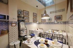 Restaurace v ubytování Málaga Lodge Guesthouse