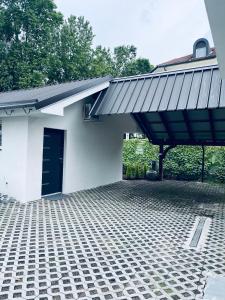 Το κτήριο όπου στεγάζεται  το διαμέρισμα