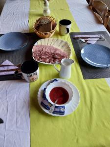 Jídlo v luxury tent nebo okolí