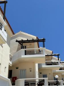 Gallery image of Tersanas Beach Lodges in Tersanas