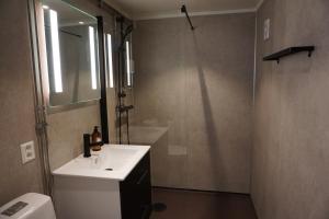 Koupelna v ubytování Verdde Hotel Lakselv