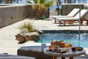 Bassein majutusasutuses Oscar Beachfront Suites - Adults Only või selle lähedal
