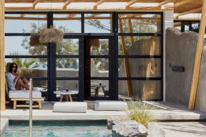 Bassein majutusasutuses Oscar Beachfront Suites - Adults Only või selle lähedal