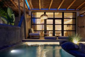 Bassein majutusasutuses Oscar Beachfront Suites - Adults Only või selle lähedal