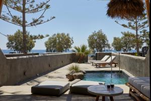 Bassein majutusasutuses Oscar Beachfront Suites - Adults Only või selle lähedal