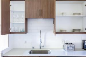 Gallery image of Mountain View 1BR w Gym Pool nr Shops Transit SFO-385 in Mountain View