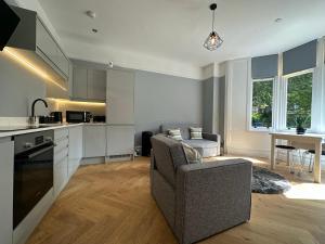 A kitchen or kitchenette at Luxury apartment stay