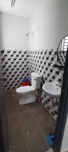 Kupatilo u objektu Sobey Laris Homestay PASIR MAS
