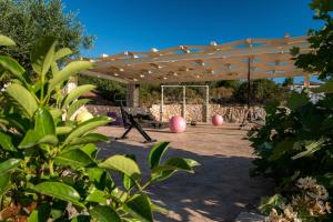 Zahrada ubytování Blue Caves Villas - exceptional Villas with private pools direct access to the sea