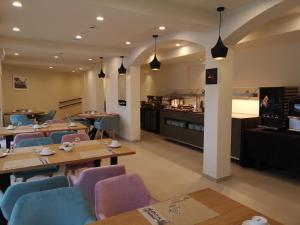 Hotel Coral Boutique by gaiarooms的休息区