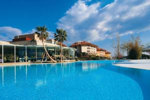 Swimmingpoolen hos eller tæt på HigueronRentals Majestic Alboran