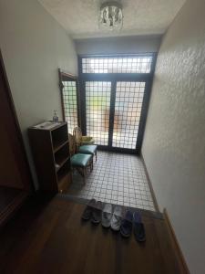 Fotografie z fotogalerie ubytování 高島市一棟貸切 グループファミリーok Biwa Lake琵琶湖 徒歩10分 大人数でご利用だとお得連泊がお得BBQ可能自転車麻雀卓無料利用可 v destinaci Takashima