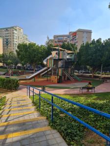 parco giochi con scivolo di Casa Ramirez a Málaga