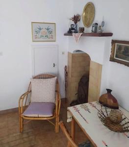 Photo de la galerie de l'établissement Beautiful Cottage over-viewing Samos bay., à Samos