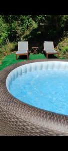 Der Swimmingpool an oder in der Nähe von Molino verde