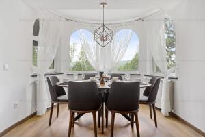 Fotografie z fotogalerie ubytování Green Luxury Villa v destinaci Cornu de Jos
